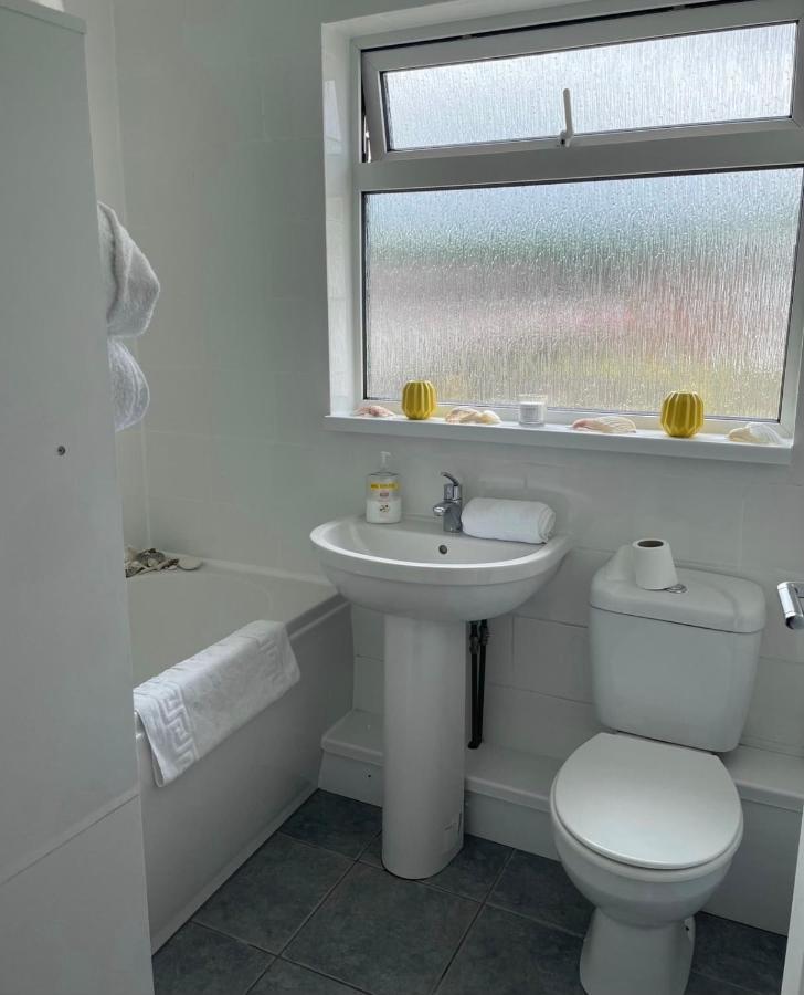 Cozy Flat 15 Mins From City Centre With Parking Apartment คาร์ดิฟฟ์ ภายนอก รูปภาพ